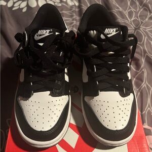 Nike panda dunks